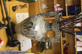 A LARGE PERSIAN STYLE VASE WITH A QUANTITY OF SILK FLOWERS