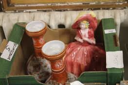 TRAY TO INCLUDE A LARGE CERAMIC LADY FIGURE, AND A PAIR OF MATCHING ORIENTAL VASES (TRAY NOT