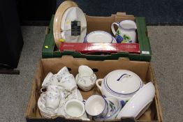 TWO TRAYS OF CERAMICS AND GLASS TO INCLUDE SIX BOXED ROYAL CRYSTAL ROCK SHERRY GLASSES, DUCHESS