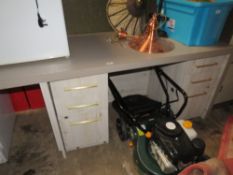 A LARGE MODERN OFFICE DESK W-180 CM WITH FILING DRAWER (2)