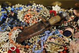 A VINTAGE BONE HANDLED KNIFE WITH SHEATH PLUS A COLLECTION OF VINTAGE COSTUME JEWELLERY