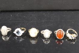 SIX ASSORTED DRESS RINGS TO INCLUDE SILVER EXAMPLES