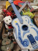 A TRAY OF ASSORTED VINTAGE AND MODERN TOYS ETC TO INC A CHAD VALLEY METAL GUITAR A/F, VARIOUS COCA