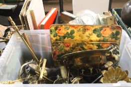 TWO TRAYS OF METALWARE AND COLLECTABLES TO INCLUDE CLOCKS (TRAY NOT INCLUDED)