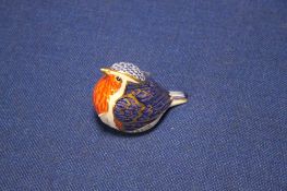 A ROYAL CROWN DERBY ROBIN WITH GOLD STOPPER
