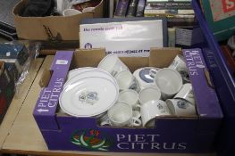 A SMALL TRAY OF TEA AND DINNER WARE