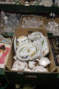 A TRAY OF CERAMICS TO INCLUDE ROYAL WORCESTER 