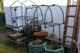 A LARGE QUANTITY OF ASSORTED GARDEN ITEMS TO INCLUDE WOODEN LADDERS ETC