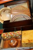 A TRAY OF ASSORTED TREEN ITEMS TO INCLUDE WOODEN BOXES, BOWLS, LETTER RACK ETC