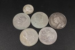 A SMALL COLLECTION OF COINS TO INCLUDE A VICTORIAN CROWN DATED 1889