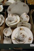 A TRAY OF ROYAL WORCESTER GILT AND WHITE FLORAL PATTERN TEA AND DINNERWARE ETC