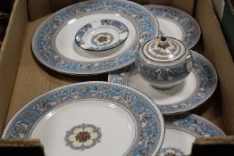 A TRAY OF WEDGWOOD FLORENTINE PATTERN PLATES ETC