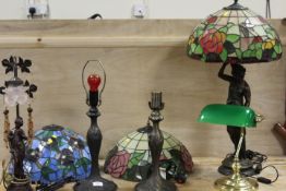 FIVE ASSORTED LAMPS TO INCLUDE A BANKERS LAMP TYPE EXAMPLE