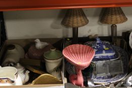 TWO TRAYS OF ASSORTED CERAMICS TO INCLUDE A LARGE BLUE AND WHITE PLATTER