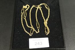 A HALLMARKED 18CT GOLD NECKLACE - APPROX WEIGHT 8.7 G