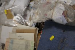 A LARGE WORLD RANGE IN BAGS AND OLD BATTERED ALBUMS (INCL. A LINCOLN) - ONE OR TWO BETTER QV COVERS