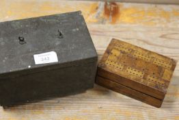 A SELECTION OF COLLECTABLES TO INCLUDE A NOVELTY PENKNIFE IN THE FORM OF THE EIFFEL TOWER