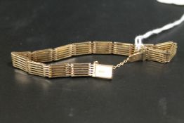 A 9C ROSE GOLD BRACELET - APPROX WEIGHT 15 G