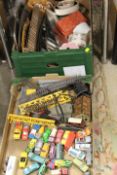 A TRAY OF ASSORTED DIECAST VEHICLES, RAILWAY ACCESSORIES ETC TOGETHER WITH TRAY OF ASSORTED