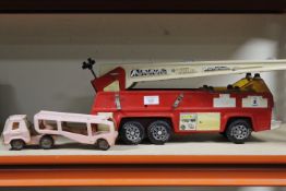 A TONKA TOY FIRE ENGINE A/F TOGETHER WITH A CLOVER TOY TRANSPORTER (2)