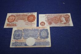 A SMALL COLLECTION OF BANK NOTES TO INCLUDE 2 10 SHILLING NOTES AND A 1 POUND NOTE
