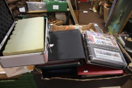 A TRAY OF FIRST DAY COVERS, EMPTY COIN CAPSULES ETC (TRAY/S NOT INCLUDED)