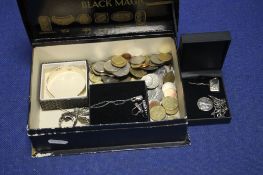 A COLLECTION OF ASSORTED COINS AND COSTUME JEWELLERY