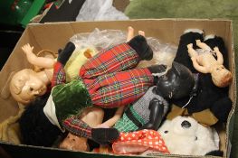 A QUANTITY OF ASSORTED DOLLS, to include an antique golly