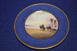 A ROYAL DOULTON H. ALLEN SIGNED HAND PAINTED CABINET PLATE DEPICTING ARABS IN A DESSERT 26 CM