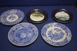 THREE BOXED SPODE BLUE AND WHITE PLATES TOGETHER WITH 2 UNBOXED SPODE CUNARD SHIP PLATES