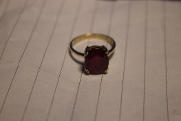 A 9CT LADIES RING SIZE N