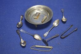 A COLLECTION OF HALL MARKED SILVER AND WHITE METAL ITEMS