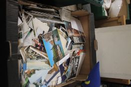 A TRAY OF ASSORTED POSTCARDS IN MANY HUNDREDS TO INCLUDE TOPOGRAPHICAL (TRAY/S NOT INCLUDED)
