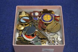 VINTAGE ENAMEL BADGES TO INCLUDE ADVERTISING TYPES