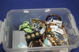 A TRAY OF COSTUME JEWELLERY TO INCLUDE NECKLACES, BANGLES ETC