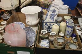 TWO TRAYS OF ASSORTED CERAMICS TO INCLUDE ORIENTAL TYPE EXAMPLES NO MARKS TO BASES (TRAY/S NOT