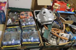 TWO TRAYS OF DR WHO ITEMS TO INCLUDE FIGURES, CYBER MEN, ETC (TRAY/S NOT INCLUDED)