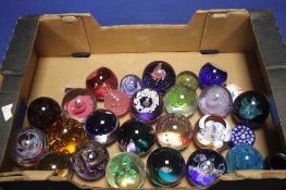A COLLECTION OF 28 PAPERWEIGHTS, some signed