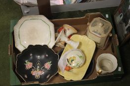 A TRAY OF ASSORTED CERAMICS TO INCLUDE CROWN DEVON (TRAY/S NOT INCLUDED)