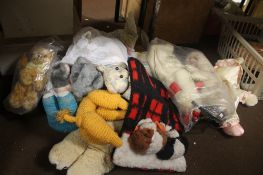 A QUANTITY OF VINTAGE SOFT TOYS