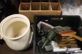 A TRAY OF ASSORTED SUNDRIES TOGETHER WITH A CERAMIC PLANTER ETC (TRAY/S NOT INCLUDED)