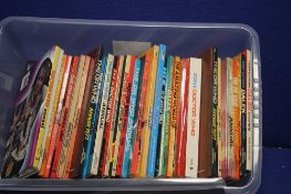 A TRAY OF MAINLY DR WHO ANNUALS (TRAY/S NOT INCLUDED)