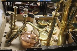A TRAY OF ASSORTED BRASS AND COPPER (TRAY/S NOT INCLUDED)