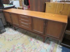 A MID CENTURY TEAK LONG SIDEBOARD W -213 CM