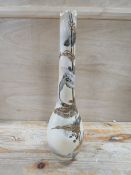 A DAMAGED TALL JAPANESE VASE WITH SIX CHARACTER MARK TO BASE, DECORATED WITH BIRDS