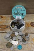 SMALL TIN OF ASSORTED VINTAGE COINS