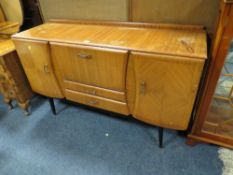 A MID CENTURY VINTAGE DRINKS CABINET A/F W-138 CM