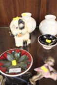 A SMALL SELECTION OF CERAMICS TO INCLUDE A CROWN DEVON PUPPY, WALL PLAQUE, POOLE DISH ETC