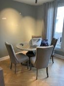 A MODERN CIRCULAR 'ISLAMIC' STYLE PEDESTAL TABLE WITH FOUR CHAIRS - DIA. 120 CM