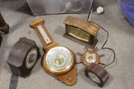 A TRAY OF ASSORTED MANTLE CLOCKS, BAROMETER ETC TO INCLUDE BAKELITE EXAMPLES